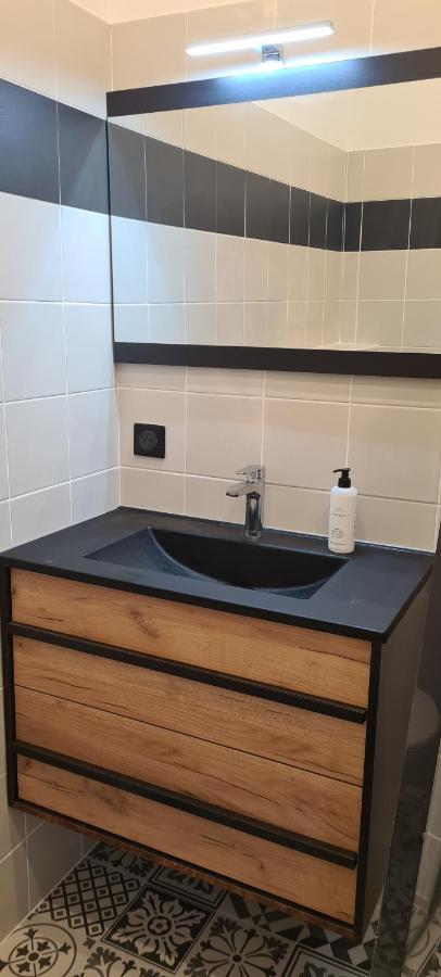 Studio De La Plage - Mer, Terrasse Et Garage Cagnes-sur-Mer Ngoại thất bức ảnh