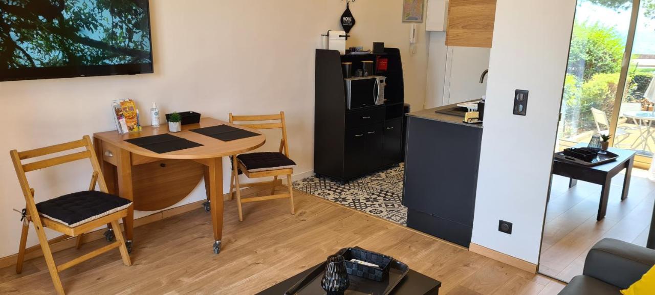 Studio De La Plage - Mer, Terrasse Et Garage Cagnes-sur-Mer Ngoại thất bức ảnh